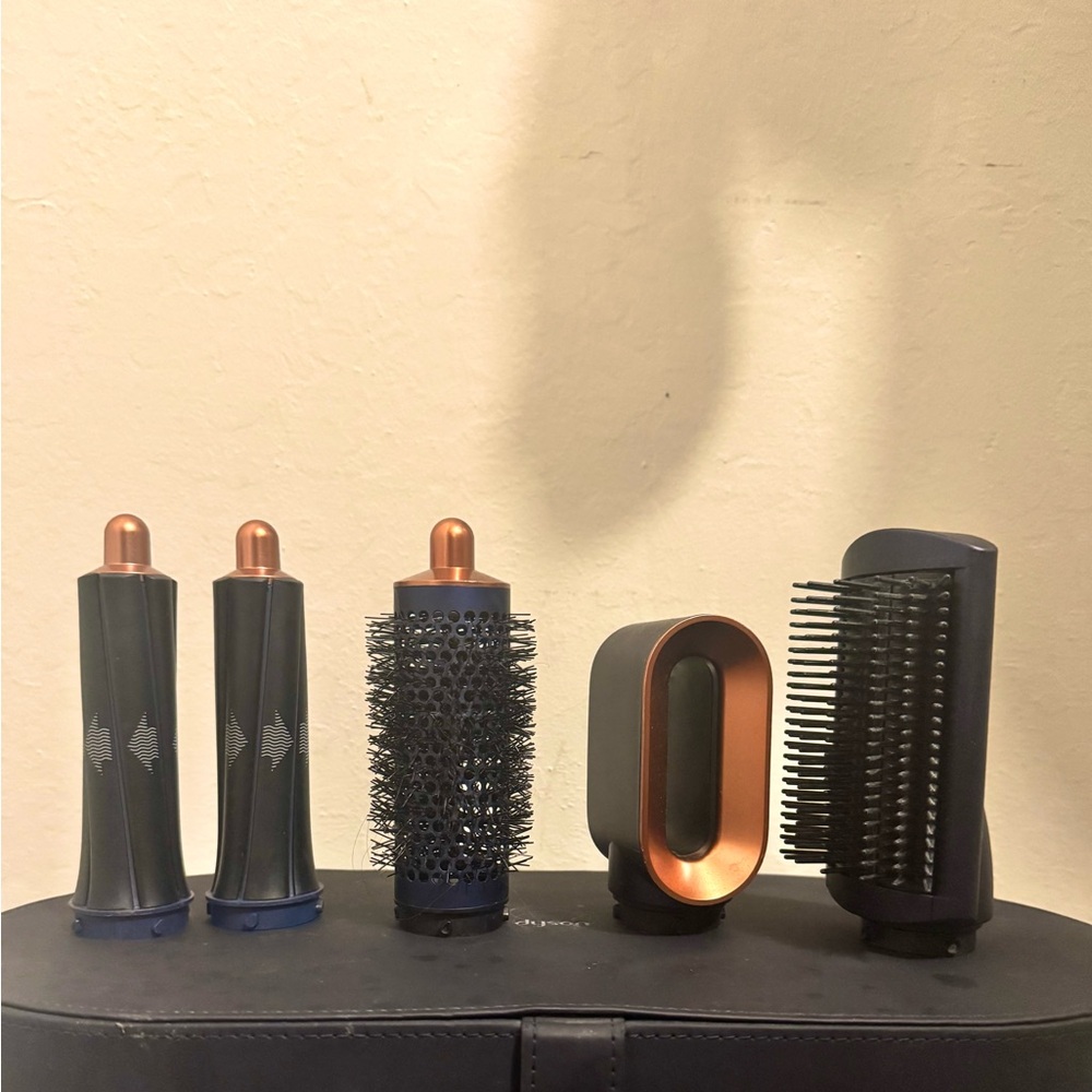 Dyson Airwrap Attatchments